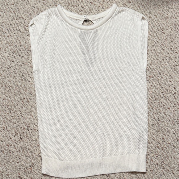 Tops - White Sleeveless Knit Top Size Small